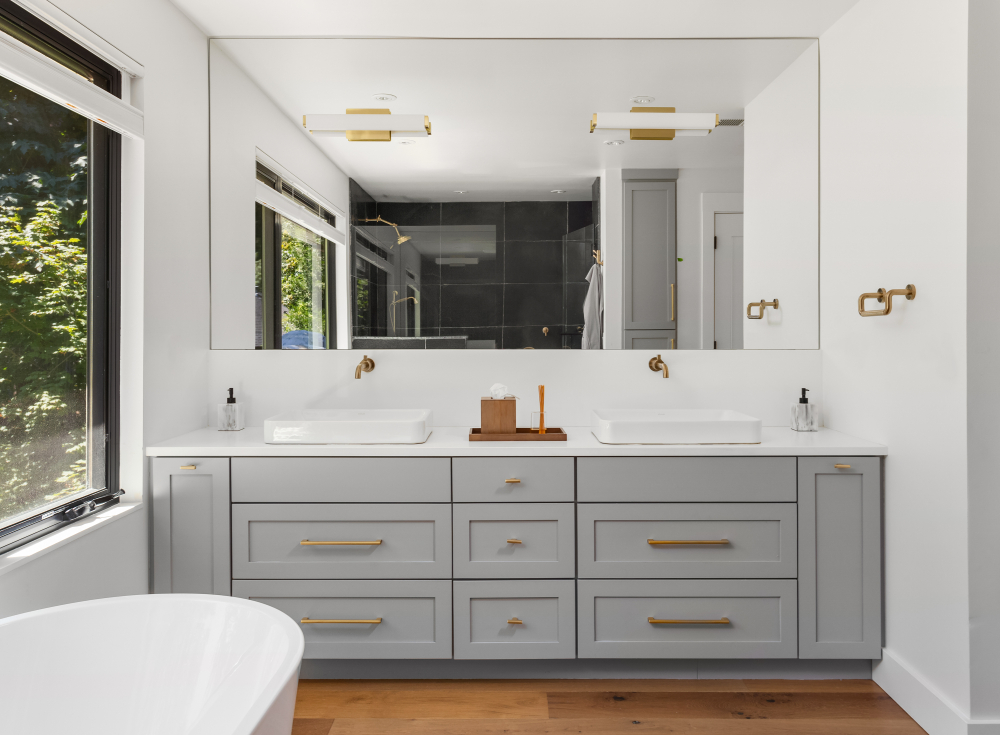 What are the signs my bathroom vanity needs to be replaced?